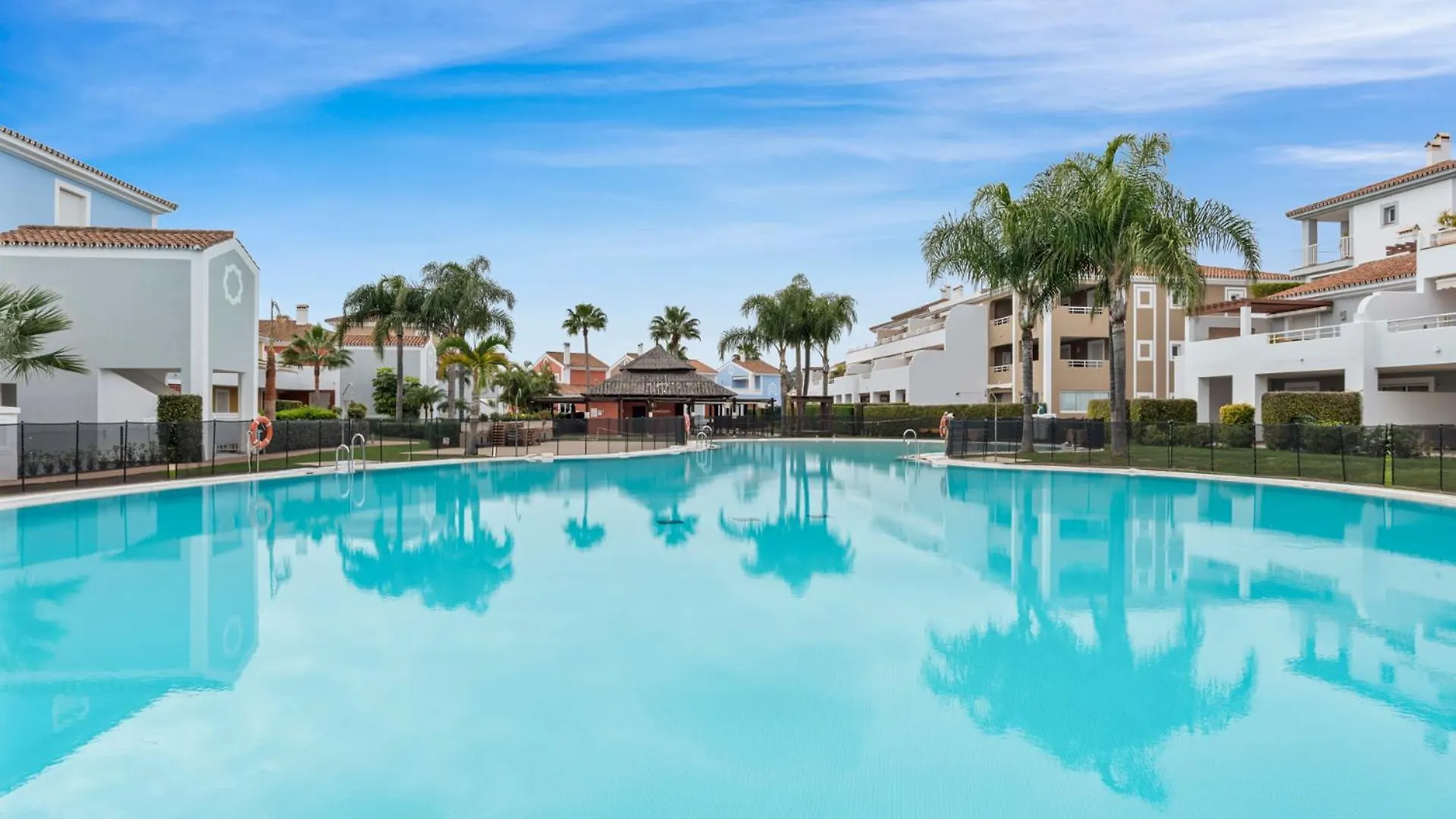 Cortijo Del Mar Resort 2 Bed Apartment Sleeps Up To 5 埃斯特波纳