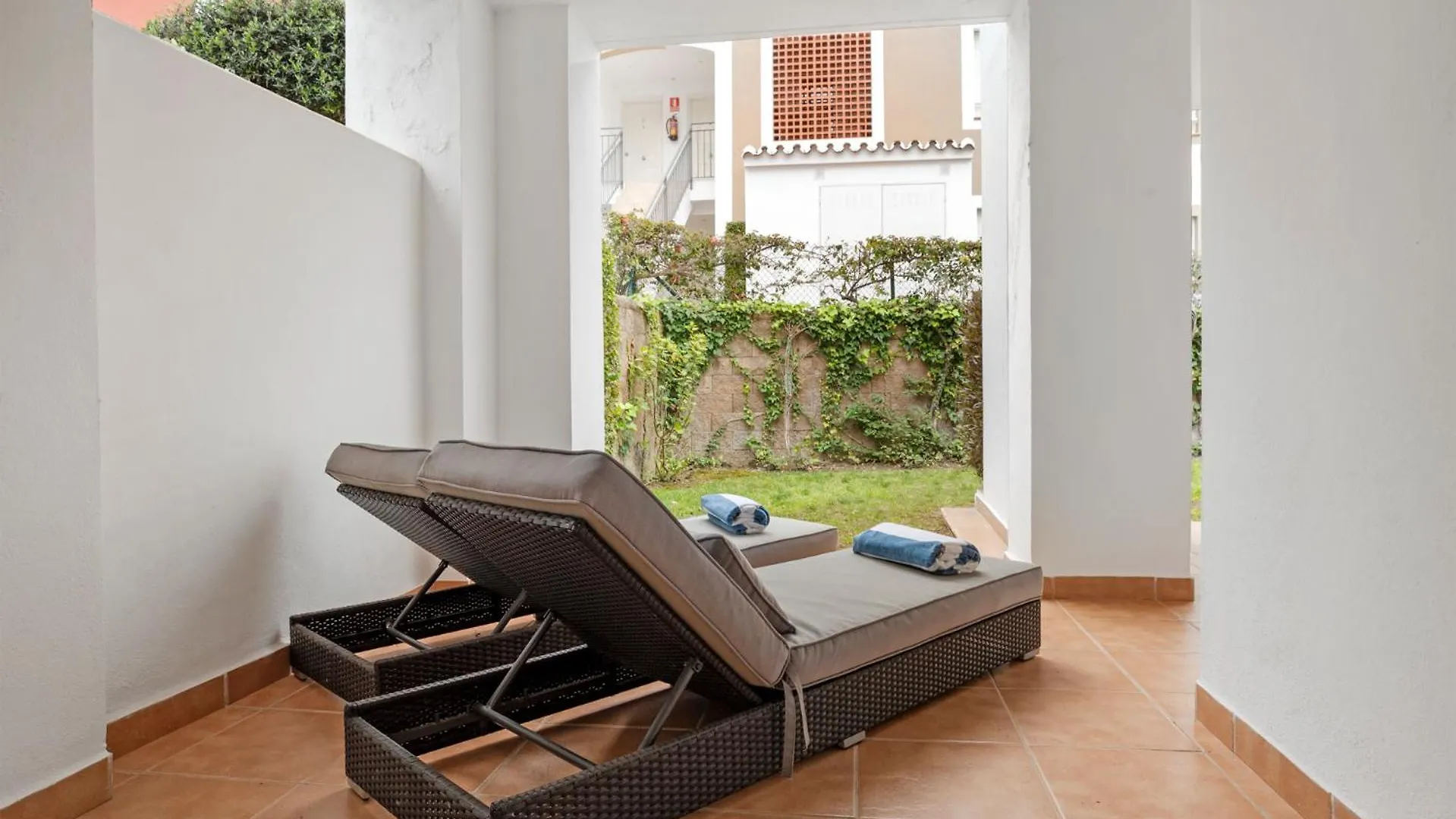 Cortijo Del Mar Resort 2 Bed Apartment Sleeps Up To 5 埃斯特波纳